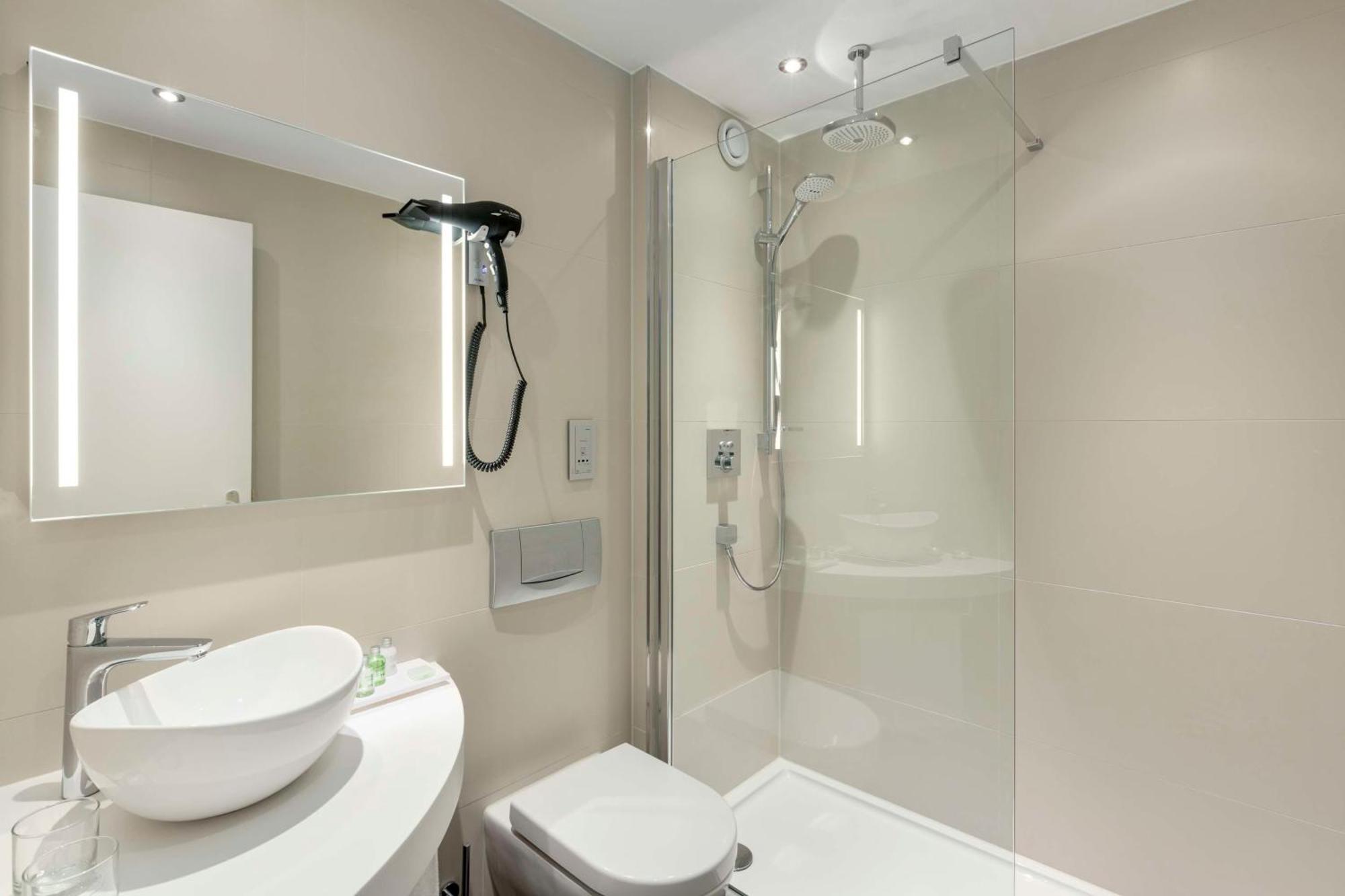 Standard Triple Room,1706075494:JPEG